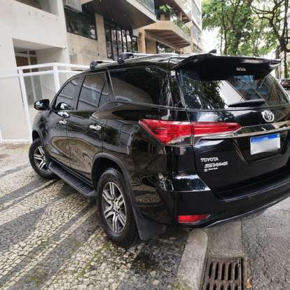 TOYOTA-HILUX SW4-2.7 SRV 7 LUGARES 4X2 16V FLEX 4P AUTOMÁTICO TOYOTA-HILUX SW4-2018