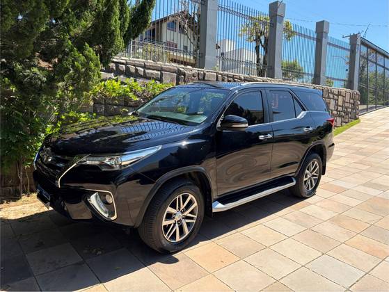 TOYOTA HILUX SW4 2.8 SRX 4X4 16V TURBO INTERCOOLER DIESEL 4P AUTOMÁTICO