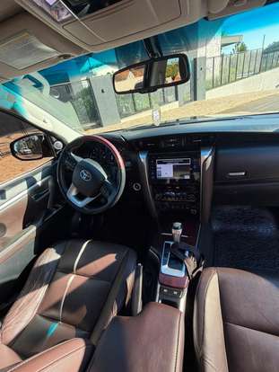 TOYOTA-HILUX SW4-2016