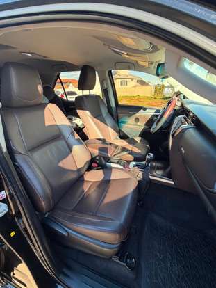 TOYOTA-HILUX SW4-2016