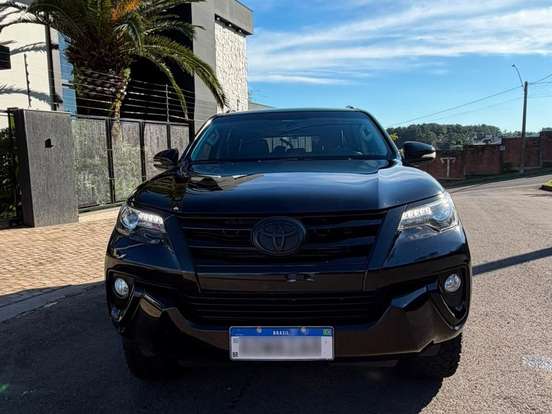 TOYOTA-HILUX SW4-2.8 SRX 4X4 7 LUGARES 16V TURBO INTERCOOLER DIESEL 4P AUTOMÁTICO TOYOTA-HILUX SW4-2016