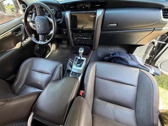 TOYOTA-HILUX SW4-2016