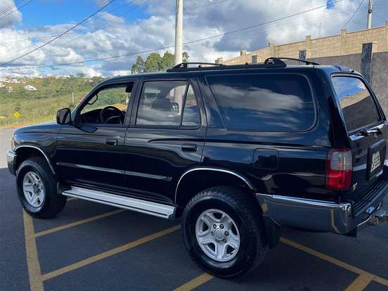 TOYOTA-HILUX SW4-3.0 4X4 8V TURBO DIESEL 4P MANUAL TOYOTA-HILUX SW4-2000