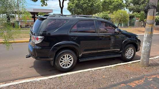 TOYOTA-HILUX SW4-2013