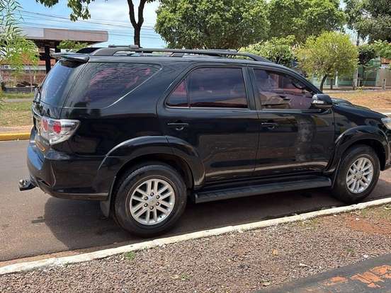 TOYOTA-HILUX SW4-3.0 SRV 4X4 16V TURBO INTERCOOLER DIESEL 4P AUTOMÁTICO TOYOTA-HILUX SW4-2013