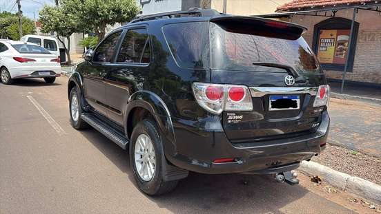 TOYOTA-HILUX SW4-2013
