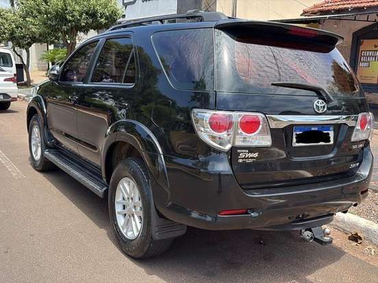 TOYOTA-HILUX SW4-3.0 SRV 4X4 16V TURBO INTERCOOLER DIESEL 4P AUTOMÁTICO TOYOTA-HILUX SW4-2013