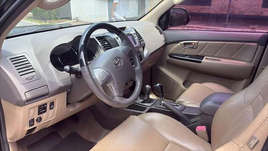 TOYOTA-HILUX SW4-2013