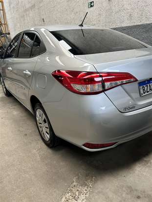 TOYOTA-YARIS-2022