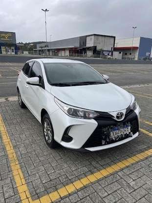 TOYOTA-YARIS-2022