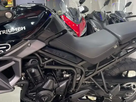 TRIUMPH-TIGER 800 XRX TRIUMPH-TIGER 800 XRX-2015