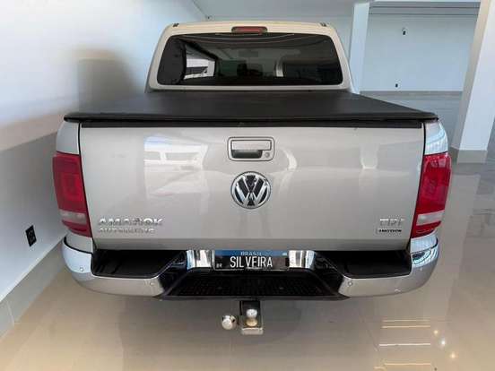 VOLKSWAGEN-AMAROK-2013