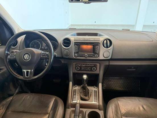 VOLKSWAGEN-AMAROK-2013