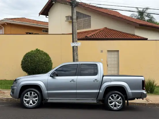 VOLKSWAGEN-AMAROK-2021