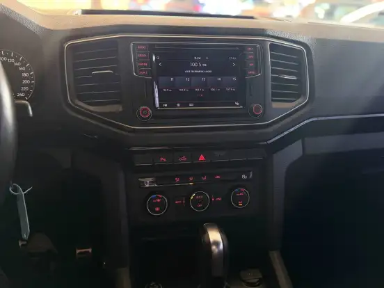 VOLKSWAGEN-AMAROK-2021