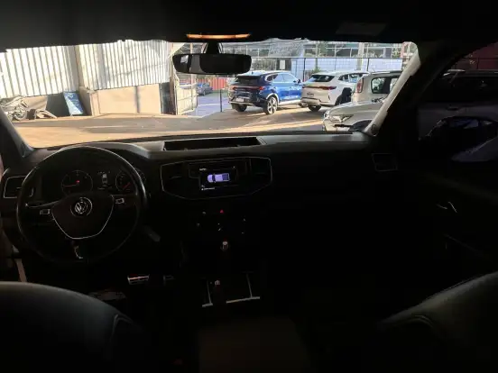 VOLKSWAGEN-AMAROK-2021