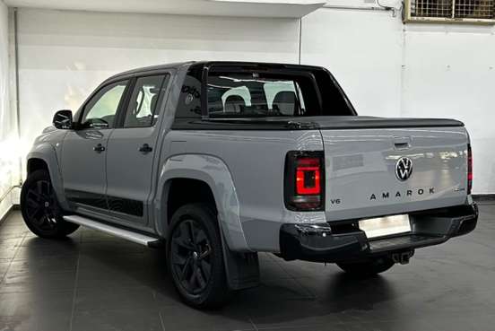 VOLKSWAGEN-AMAROK-2025
