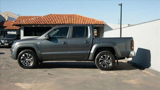 VOLKSWAGEN-AMAROK-2023