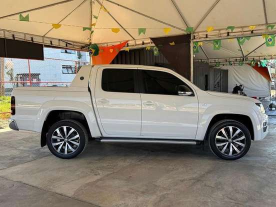 VOLKSWAGEN-AMAROK-2023