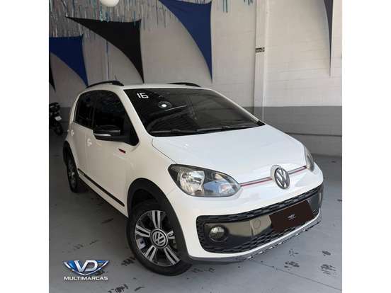 VOLKSWAGEN-CROSS UP-2015