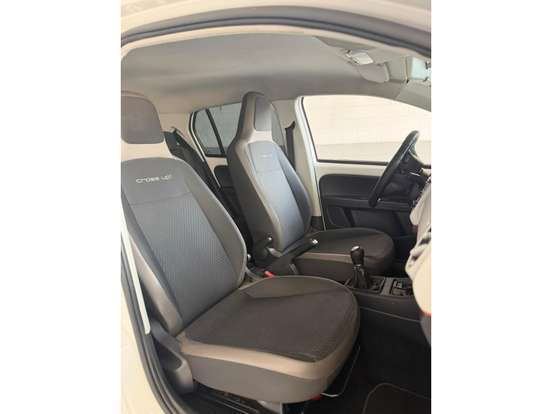 VOLKSWAGEN-CROSS UP-1.0 TSI 12V FLEX 4P MANUAL VOLKSWAGEN-CROSS UP-2015