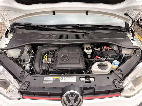 VOLKSWAGEN-CROSS UP-2017