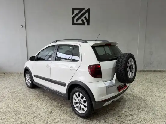 VOLKSWAGEN-CROSSFOX-2013