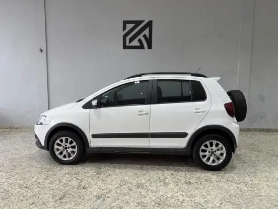 VOLKSWAGEN-CROSSFOX-2013