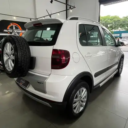 VOLKSWAGEN-CROSSFOX-2013