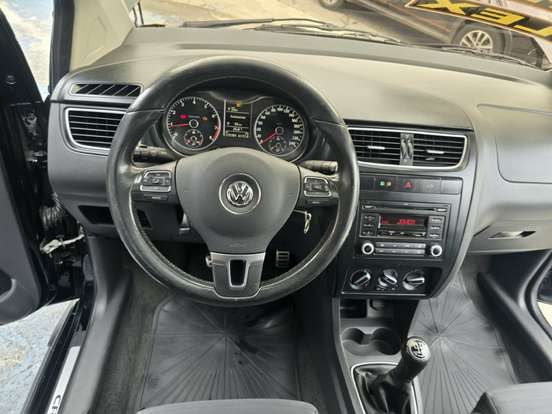 VOLKSWAGEN-CROSSFOX-2011