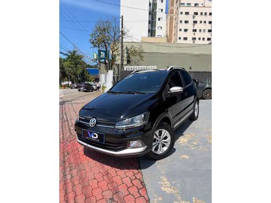 VOLKSWAGEN-CROSSFOX-2016