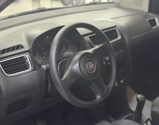 VOLKSWAGEN-FOX-2012