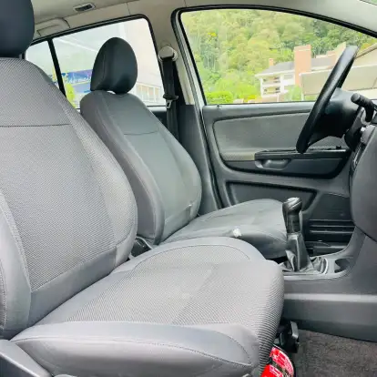 VOLKSWAGEN-FOX-1.0 MI 8V FLEX 4P MANUAL VOLKSWAGEN-FOX-2011