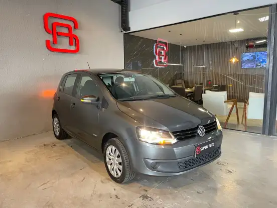 VOLKSWAGEN-FOX-2012