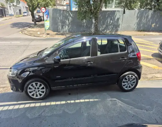 VOLKSWAGEN-FOX-2010