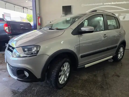 VOLKSWAGEN-FOX-2012