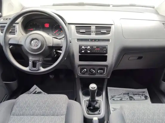 VOLKSWAGEN-FOX-2013
