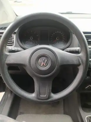 VOLKSWAGEN-FOX-2012