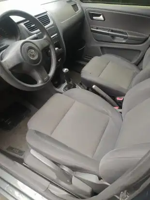 VOLKSWAGEN-FOX-2012