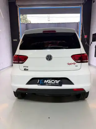 VOLKSWAGEN-FOX-2015