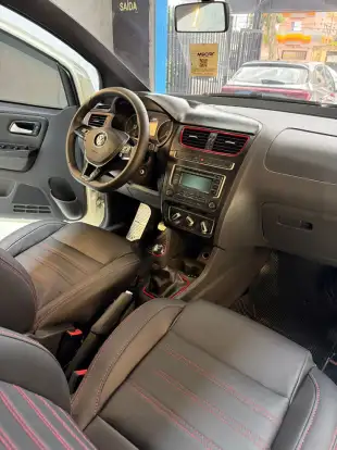 VOLKSWAGEN-FOX-2015