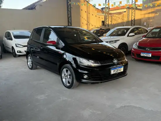VOLKSWAGEN-FOX-1.6 MI ROCK IN RIO 8V FLEX 4P MANUAL VOLKSWAGEN-FOX-2015