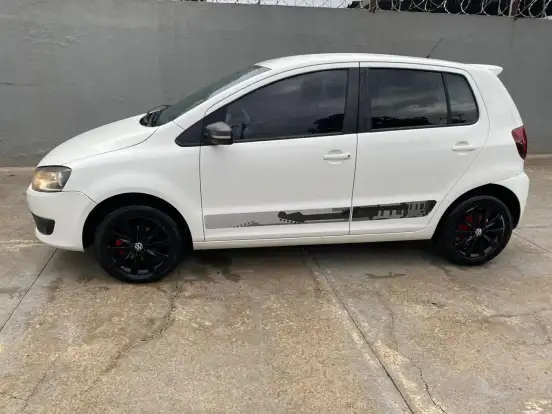 VOLKSWAGEN-FOX-1.6 MI ROCK IN RIO 8V FLEX 4P MANUAL VOLKSWAGEN-FOX-2011