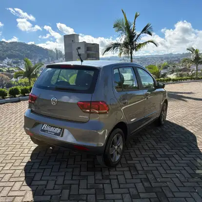 VOLKSWAGEN-FOX-2018