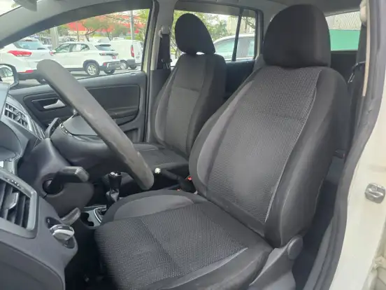 VOLKSWAGEN-FOX-1.6 MSI TOTAL FLEX CONNECT 4P MANUAL VOLKSWAGEN-FOX-2018
