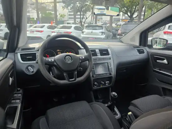VOLKSWAGEN-FOX-2018