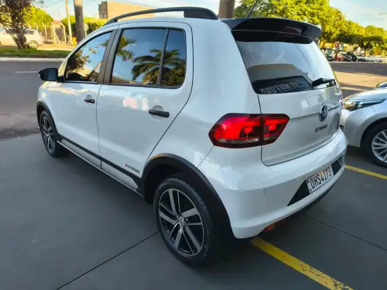 VOLKSWAGEN-FOX-2019