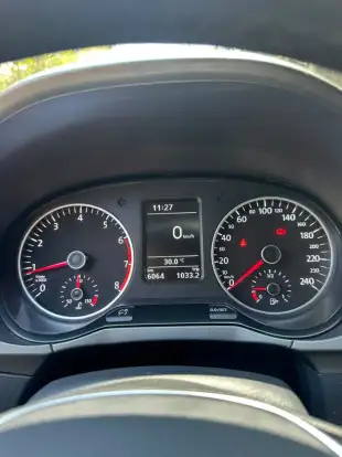 VOLKSWAGEN-FOX-2019