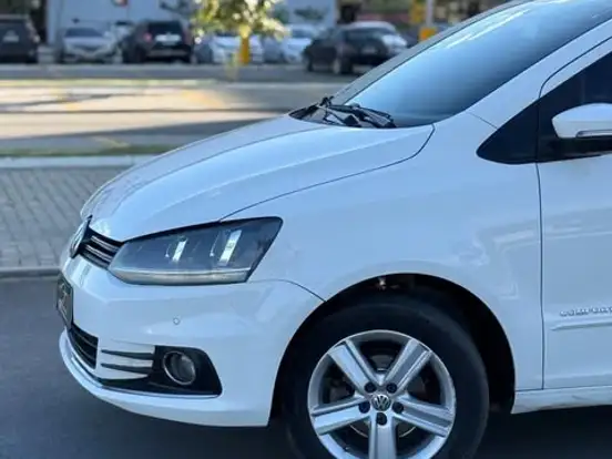 VOLKSWAGEN-FOX-1.6 MSI TRENDLINE 8V FLEX 4P MANUAL VOLKSWAGEN-FOX-2015