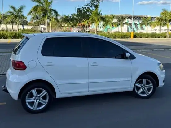 VOLKSWAGEN-FOX-1.6 MSI TRENDLINE 8V FLEX 4P MANUAL VOLKSWAGEN-FOX-2015